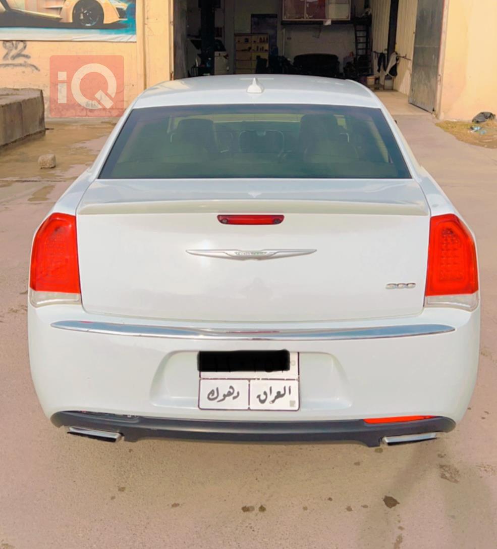 کرایسلەر 300
